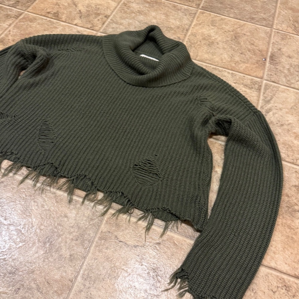 Full Circle Trends Olive Green Distressed‎ Cowl Neck Cropped Sweater J4F1210S M